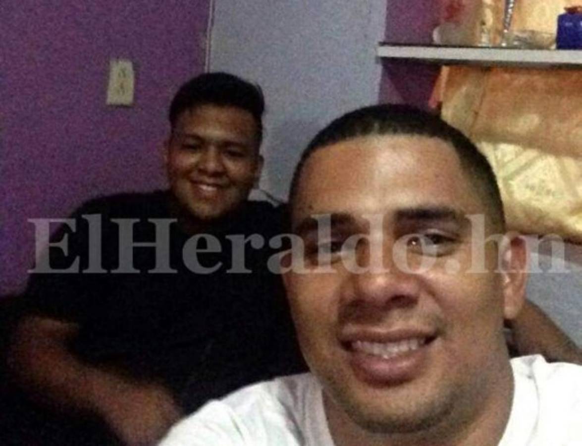 Familiares retiran cadáveres de jóvenes hallados en El Lolo