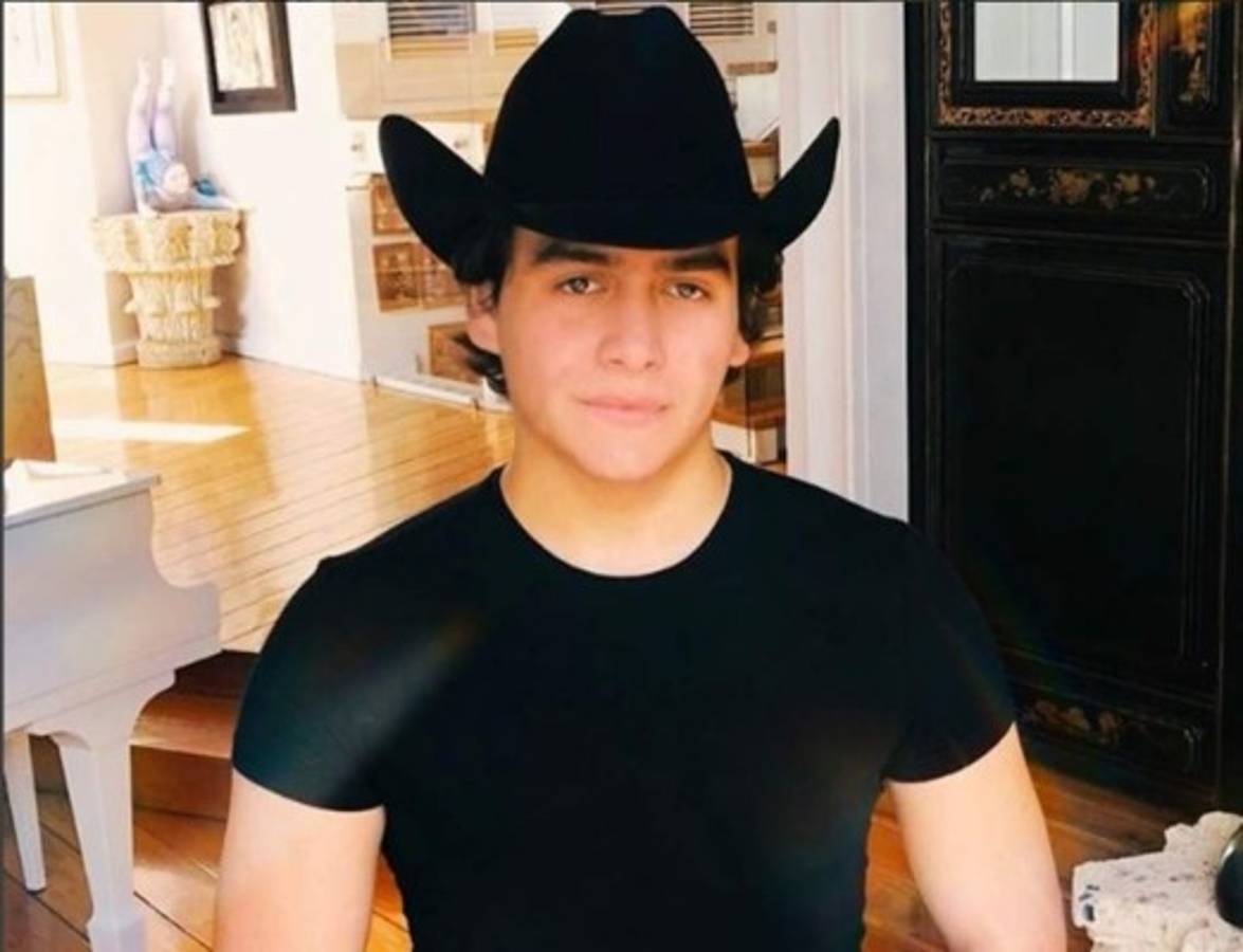 Maribel Guardia se convierte en una de las abuelas más sexis de México