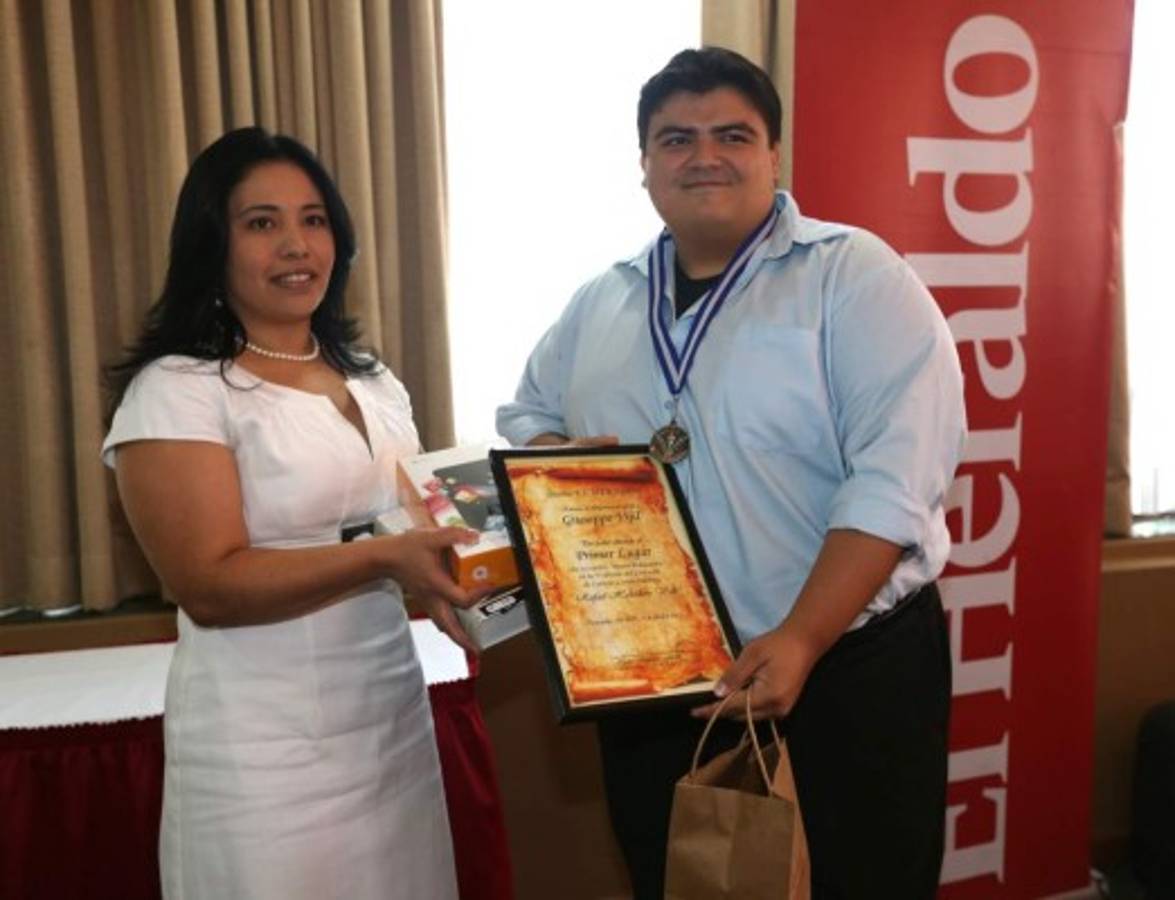 Giuseppe vijil presentó su primer libro 'Ángel y otros relatos'