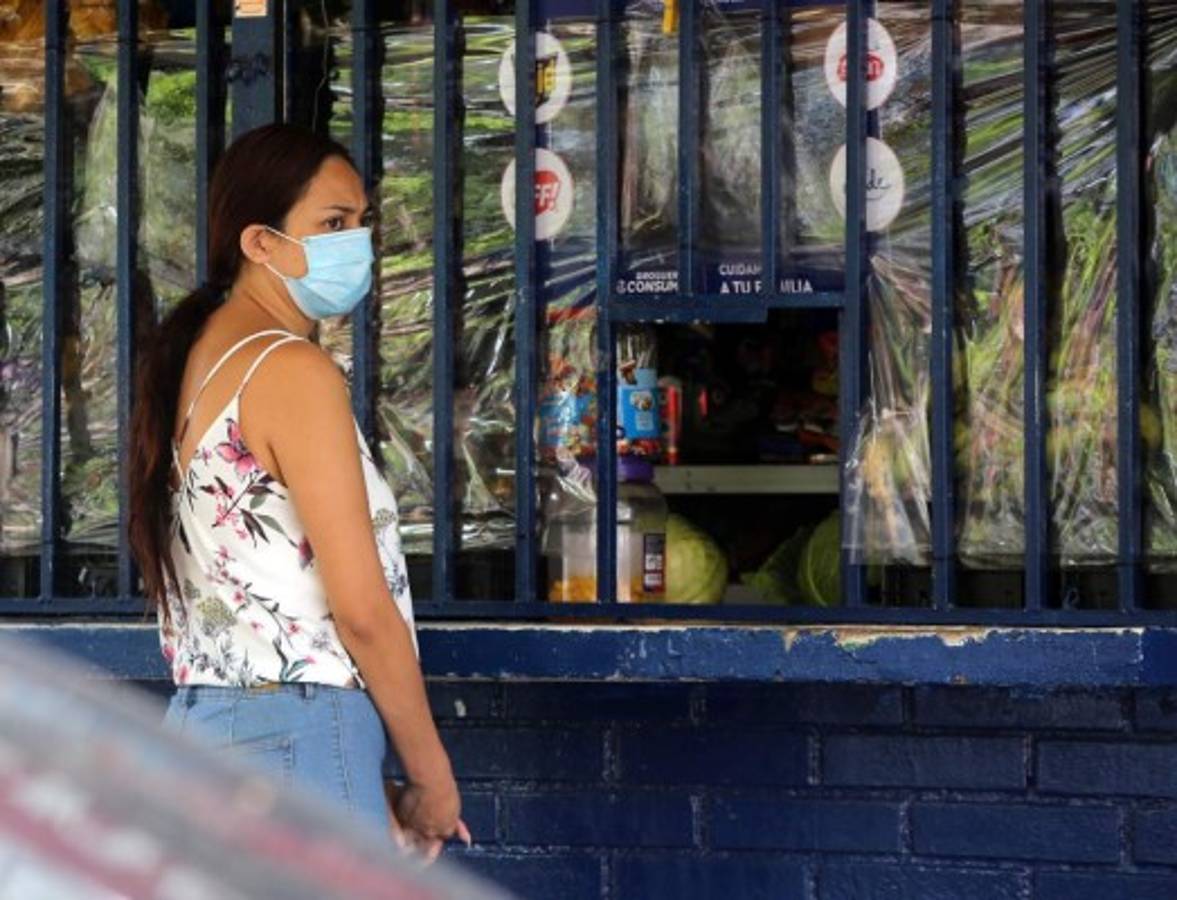 Pulperías y mercaditos se blindan contra el covid-19