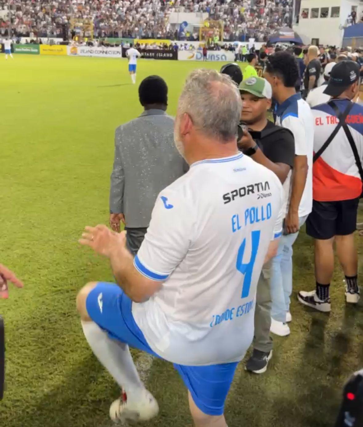 ¿Por qué no metieron a jugar al alcalde Roberto Contreras en el partido de tiktokers en Honduras?