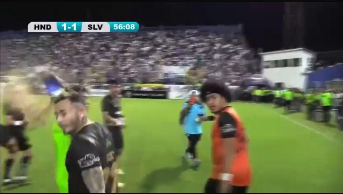 Jugadores se van a los golpes, inesperado héroe y Supremo celebró con Milagro Flores en partido de tiktokers