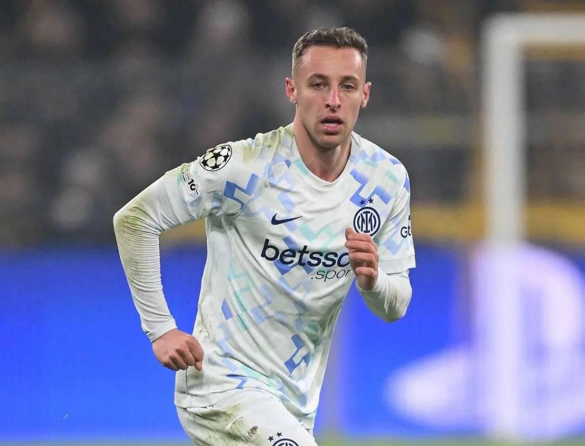 Fichajes: Analiza irse si sigue Arbeloa en Real Madrid y jugador descarta llegar al Barcelona