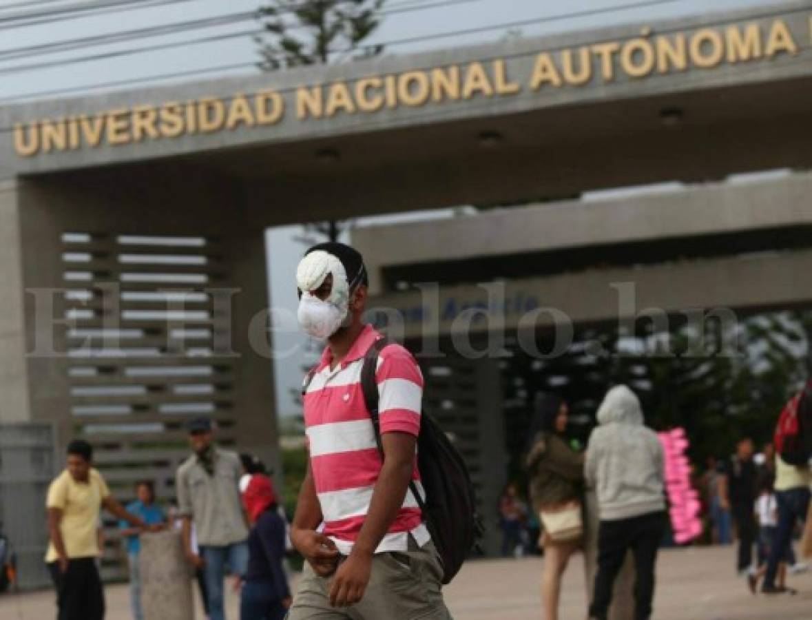 Se calientan los ánimos entre policías y estudiantes en protesta de la UNAH