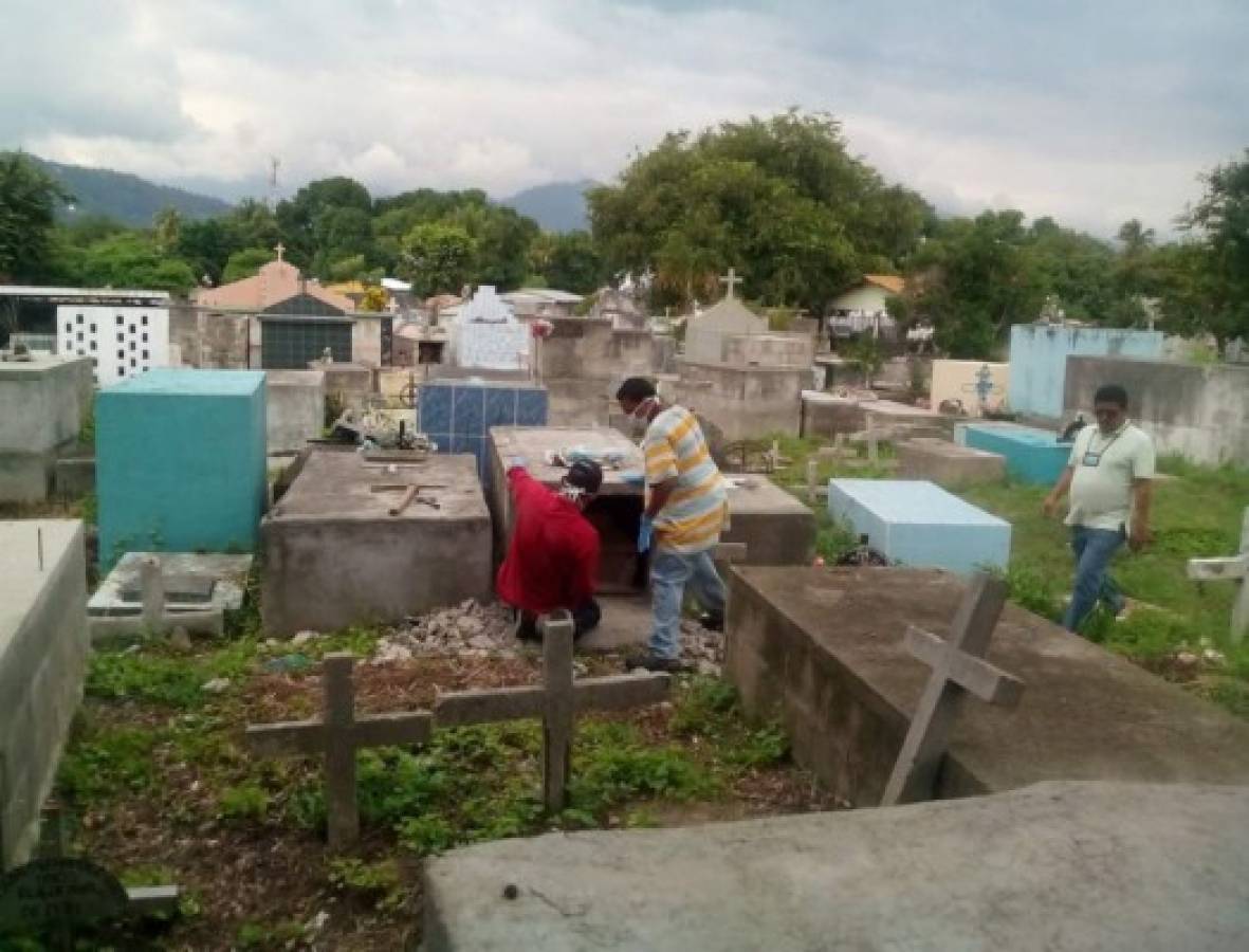 Honduras: Exhuman restos de mujer asesinada por vender agua a policías en Choloma
