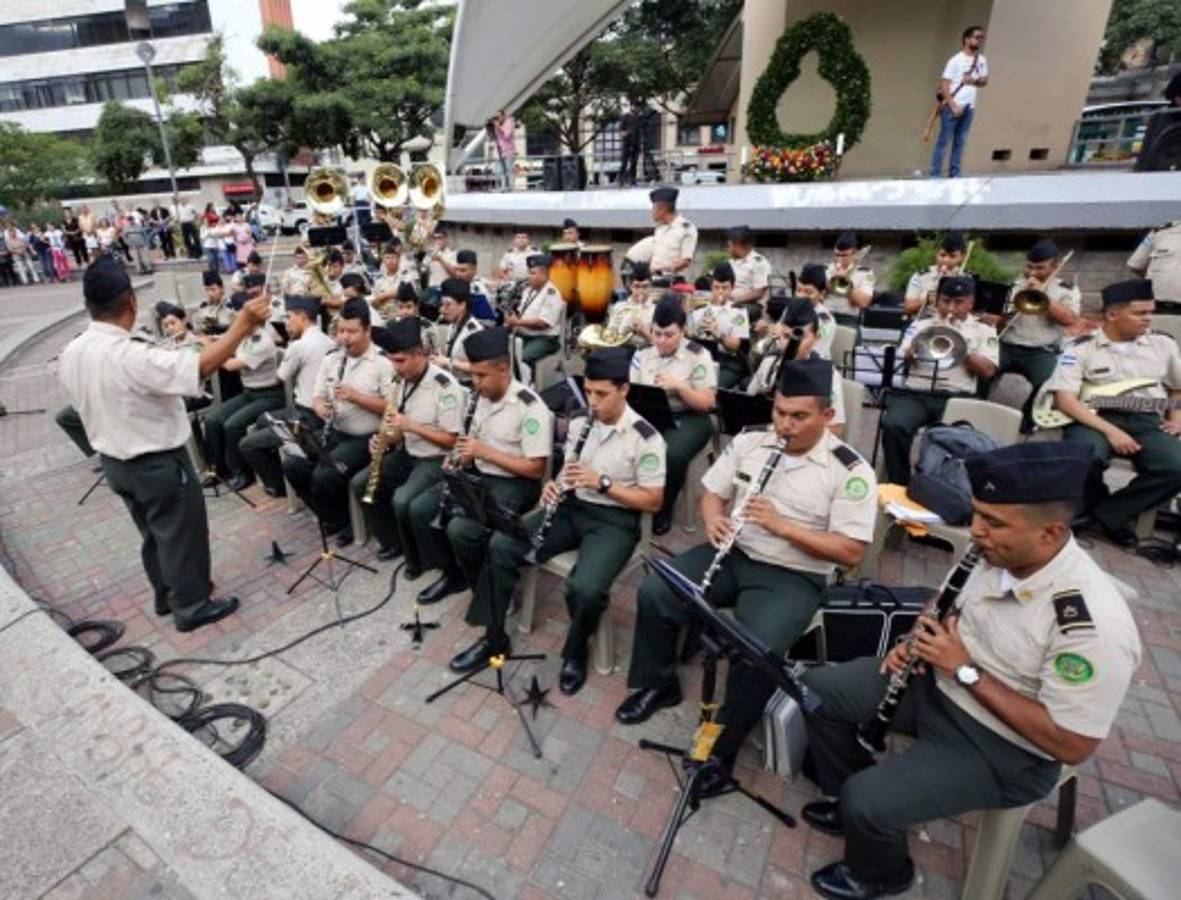 La Virgen de Suyapa engalana con fe el centro de Tegucigalpa