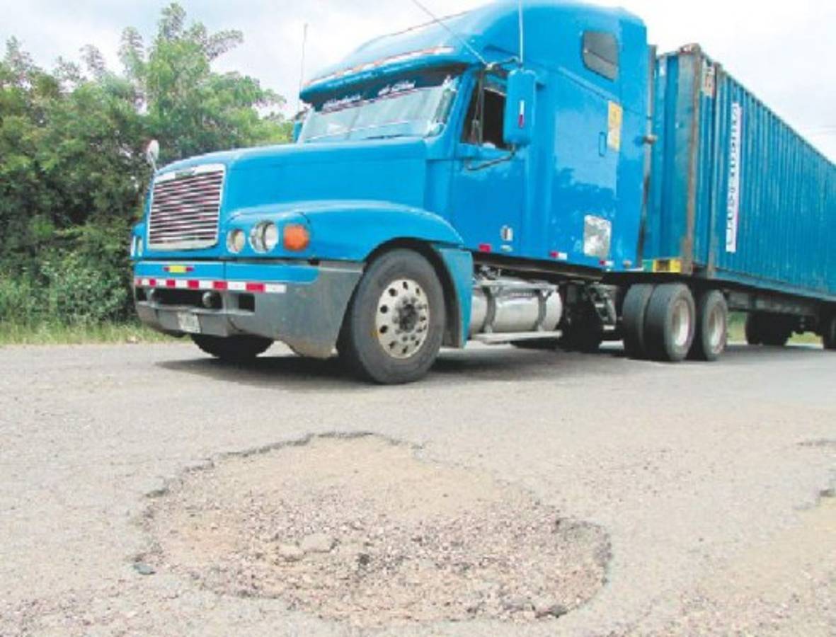 Tres empresas hacen estudios para la carretera a oriente