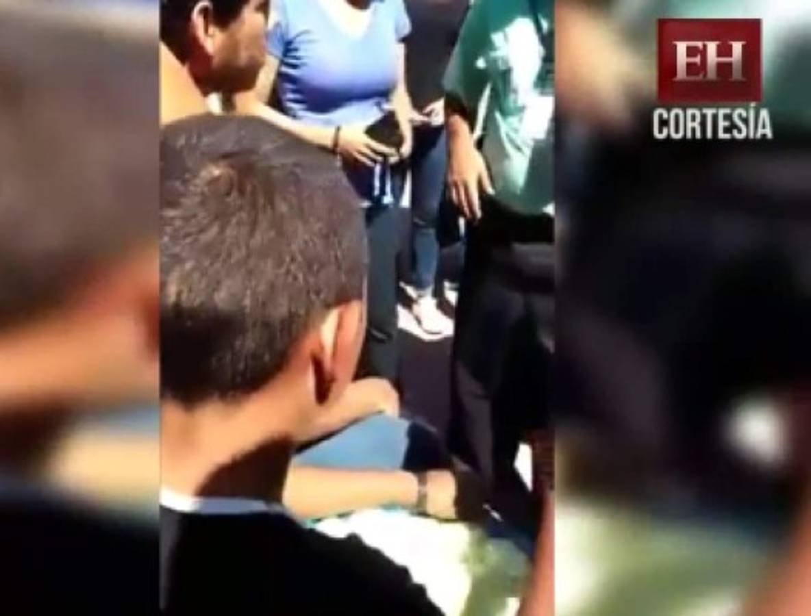 Niño hondureño llora desconsolado por supuesta agresión de guardia de la UNAH