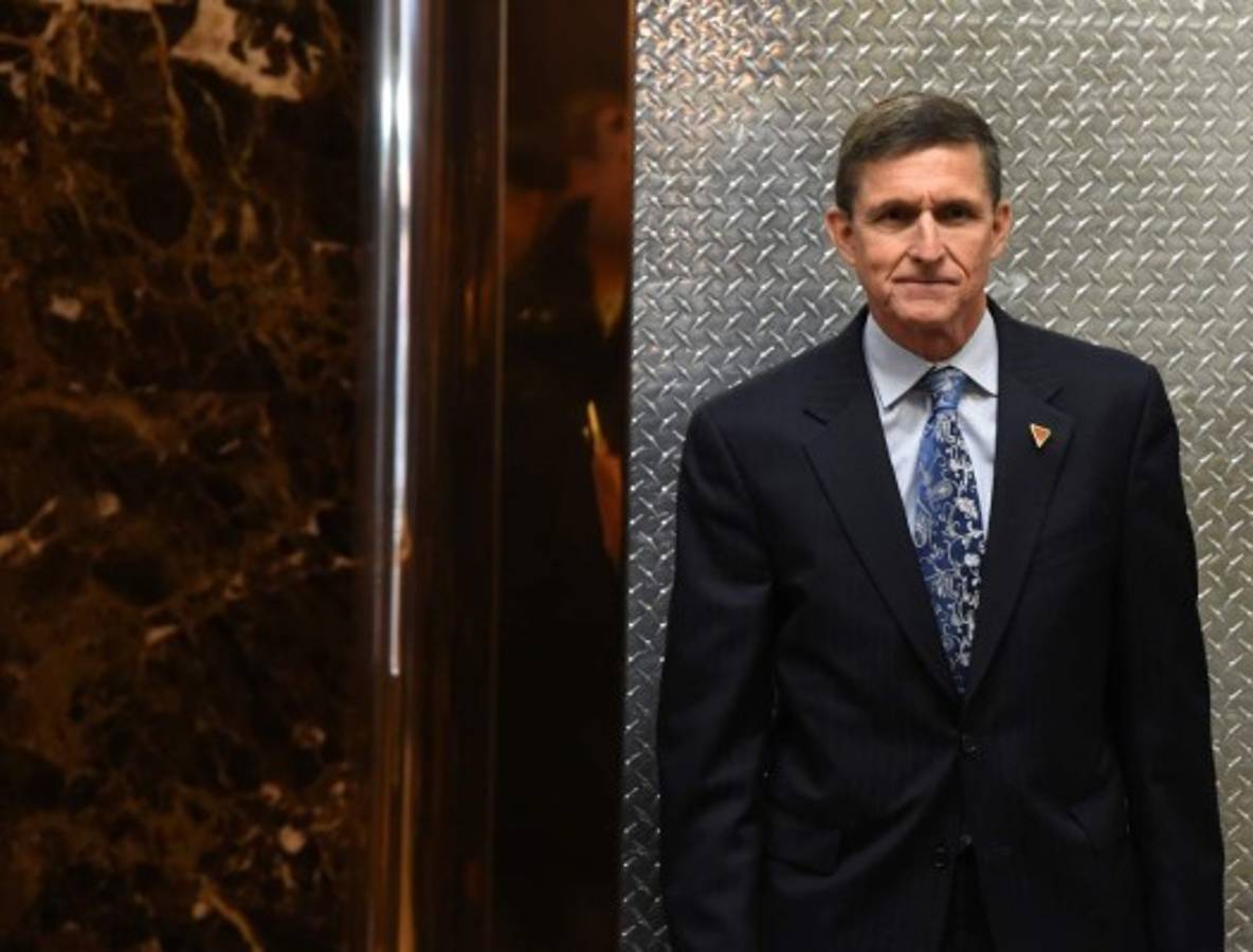 Renuncia Michael Flynn, el consejero de Seguridad Nacional de Trump