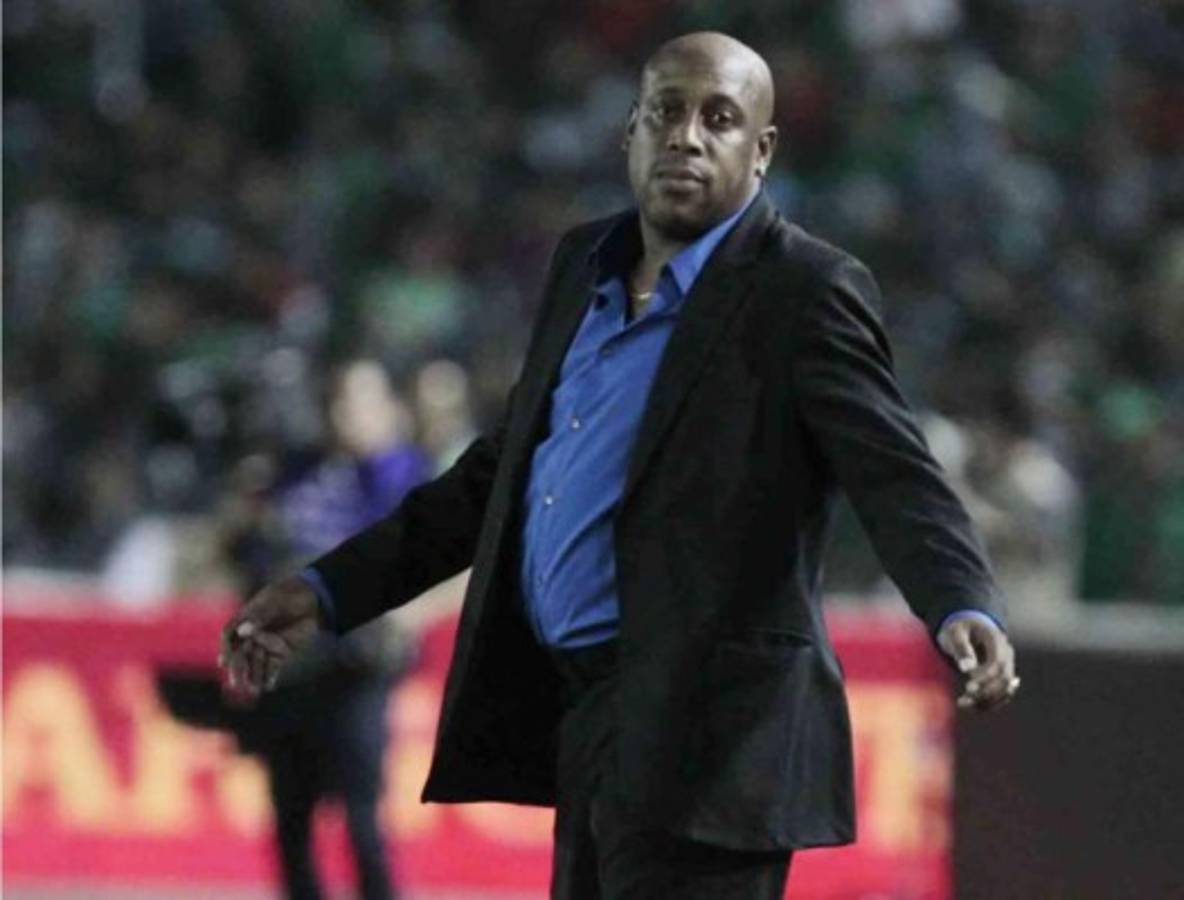 Sale Hernán Medford de la seleccion hondureña