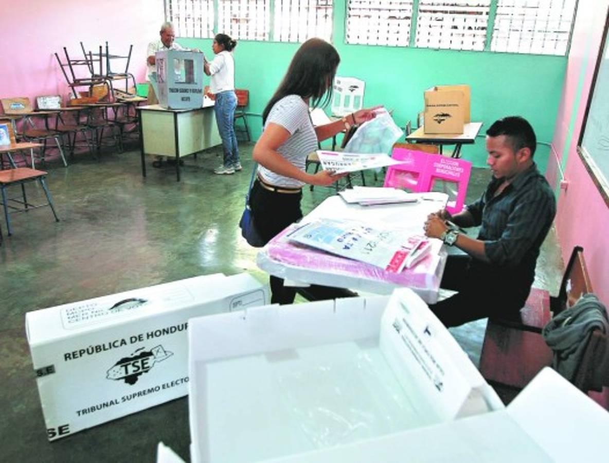 Honduras: El Tribunal Supremo Electoral podría extender 389,400 credenciales