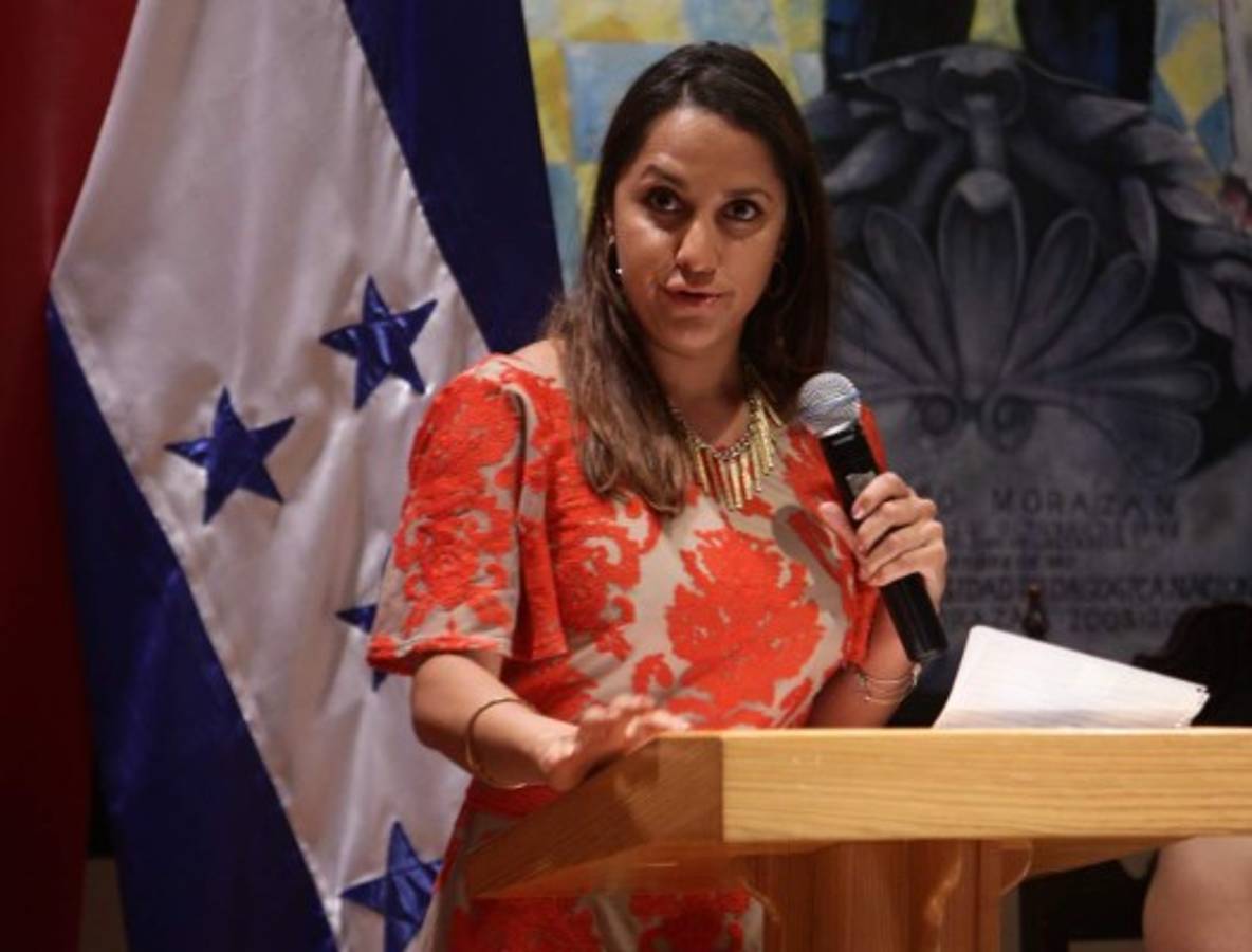 EL HERALDO premia a ganador del VIII concurso de Cuentos Cortos Inéditos 'Rafael Heliodoro Valle”