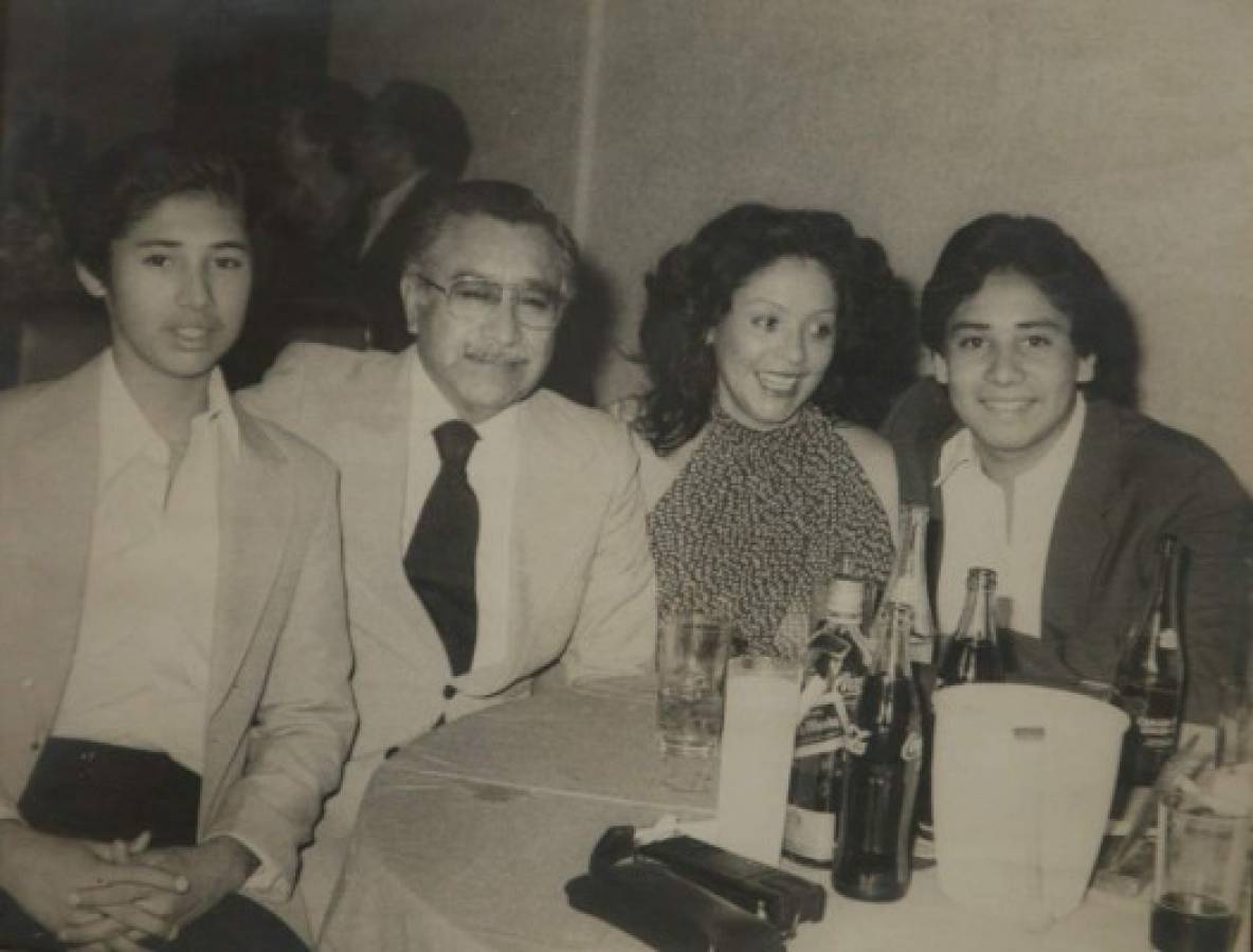 Junto a su esposa María Elena Espinoza y sus dos hijos: Manuel Ernesto (ya fallecido) y Ramón (radica en Alemania).