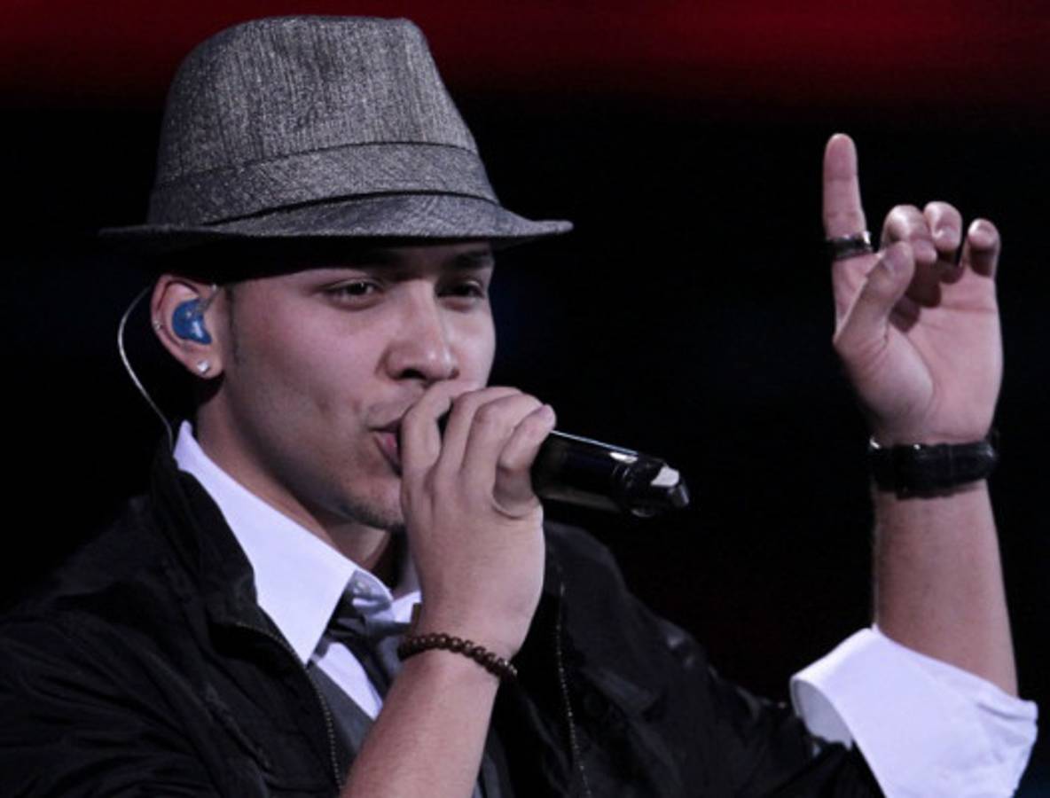 Prince Royce le canta a adolescentes embarazadas