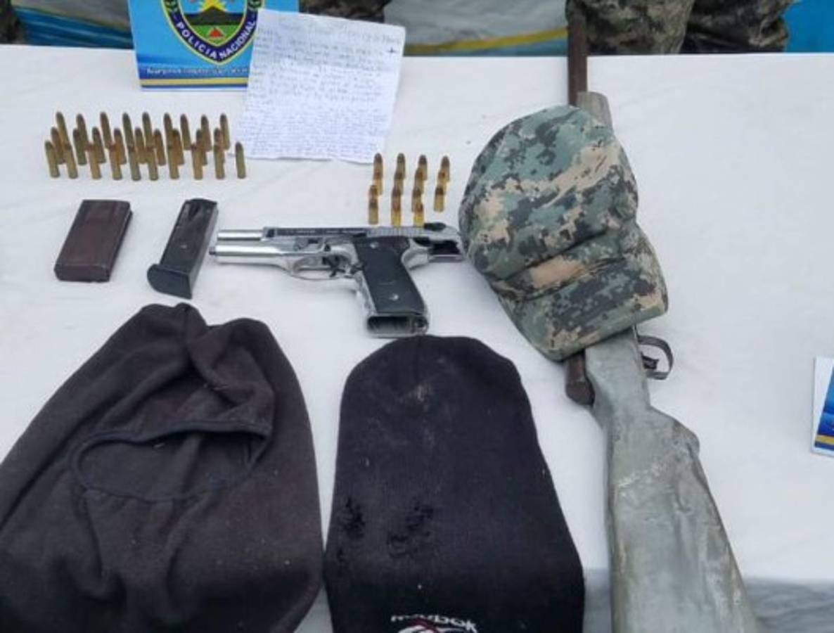 Vestidos de militares capturan a tres miembros de la banda 'Los Tenientes'