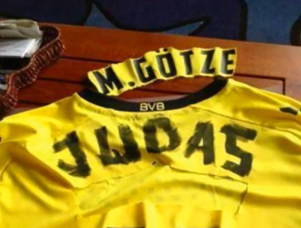 Afición del Borussia llama Judas a Götze y queman su camiseta