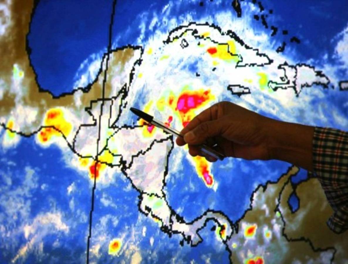 Onda tropical ingresará a Honduras el jueves