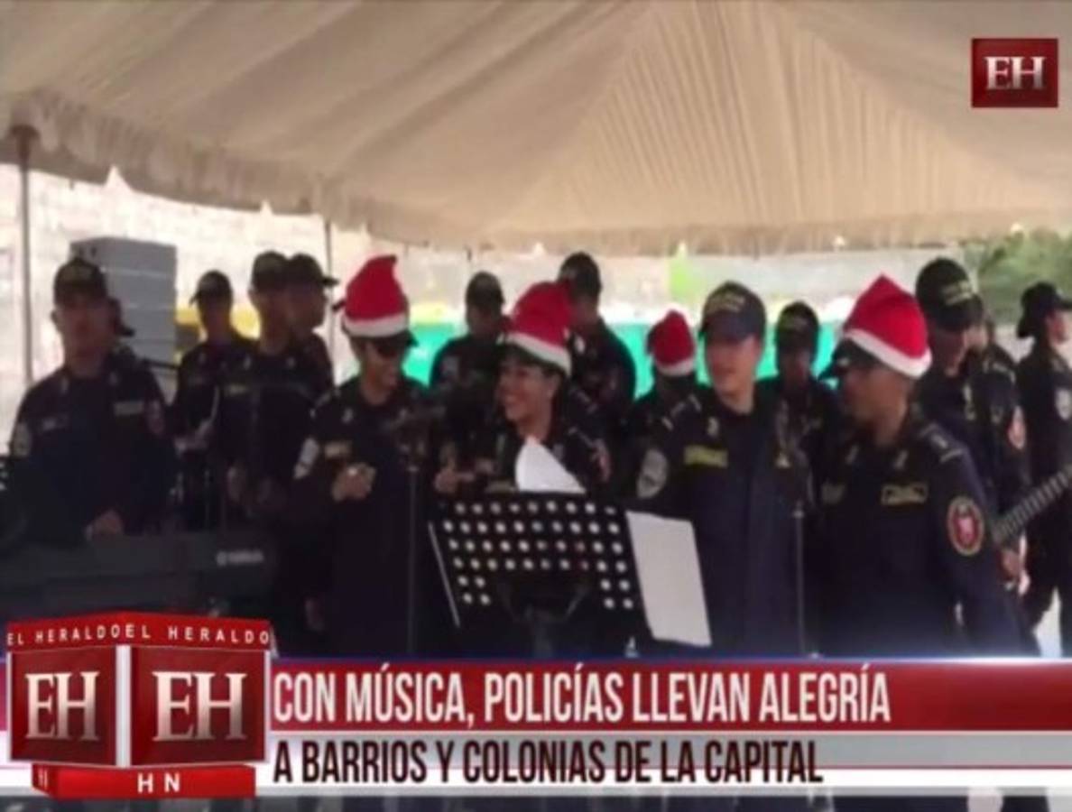 Miembros de la Policía Nacional llevan alegría a barrios y colonias