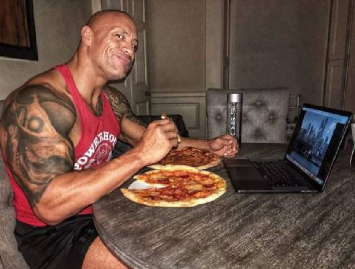 Dwayne 'La Roca' Jonhson muestra la cantidad de comida que necesita para sus músculos