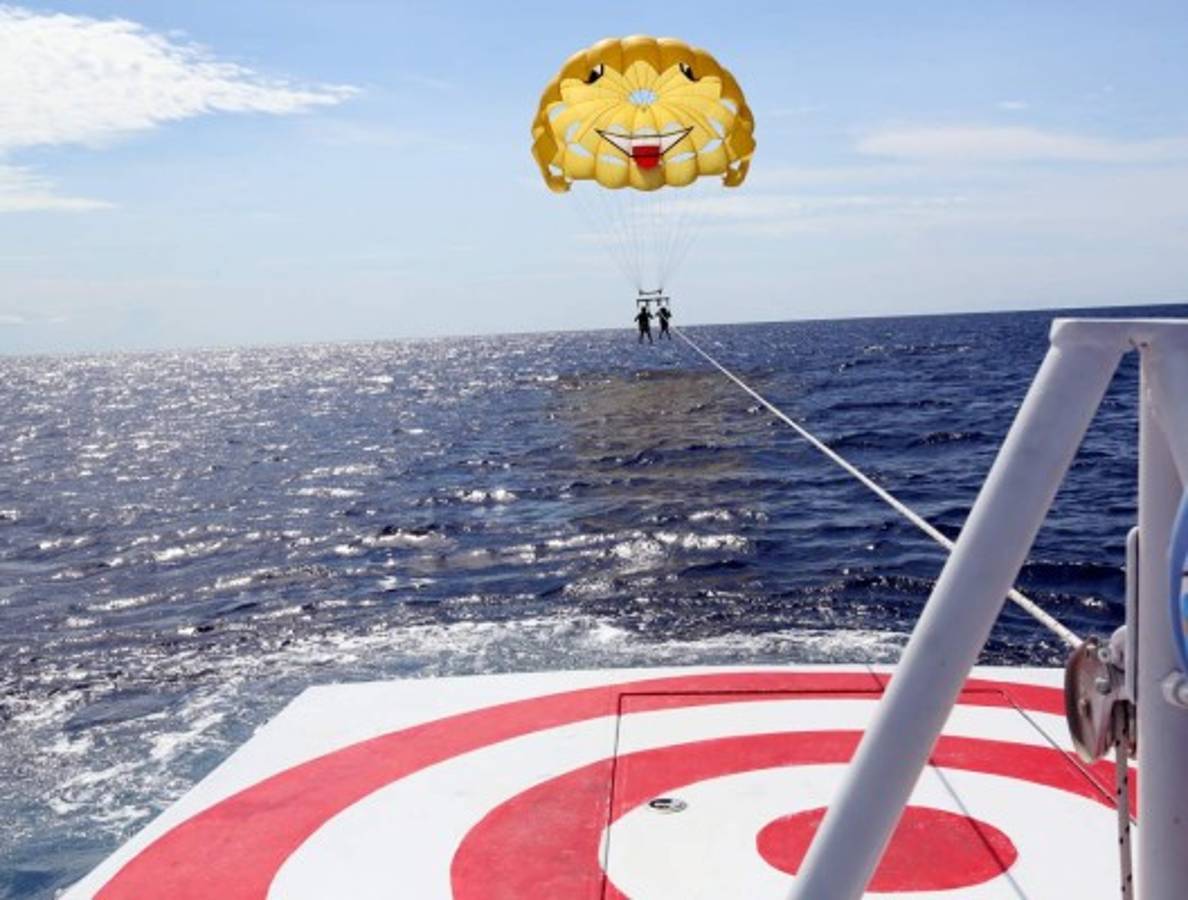 Recreación extrema en la hermosa y deslumbrante Isla de Roatán