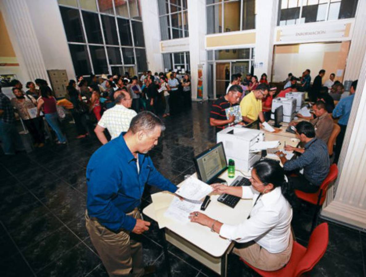 Advierten a funcionarios públicos que este lunes vence plazo para declarar bienes