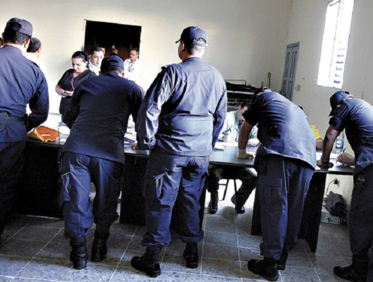 Frutos de la depuración de la Policía siguen siendo siete despedidos