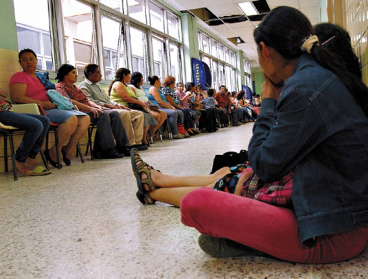 Salud comenzó a pagar salarios adeudados