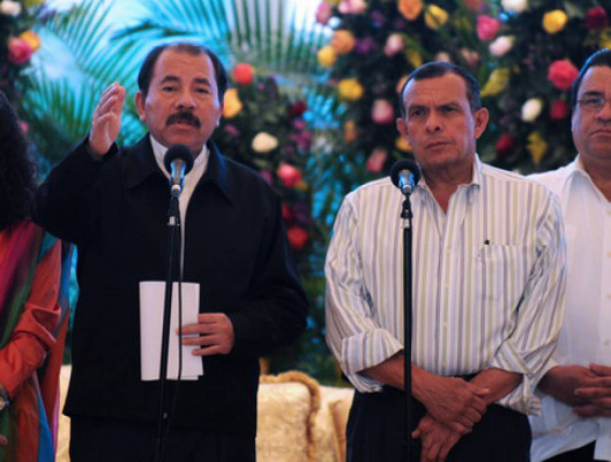 Porfirio Lobo, 'muy interesado' en programas sociales de Nicaragua