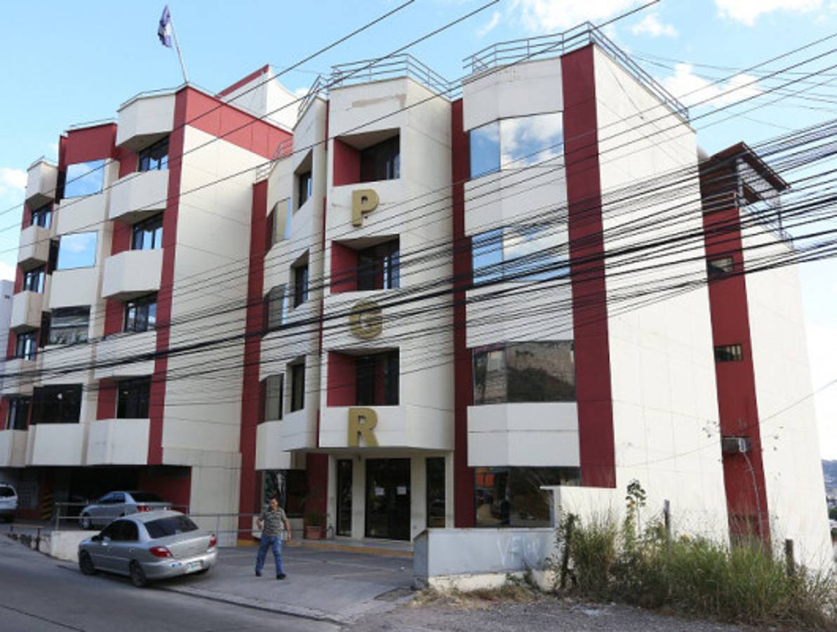 Abogados de PGR pierden por inexperiencia