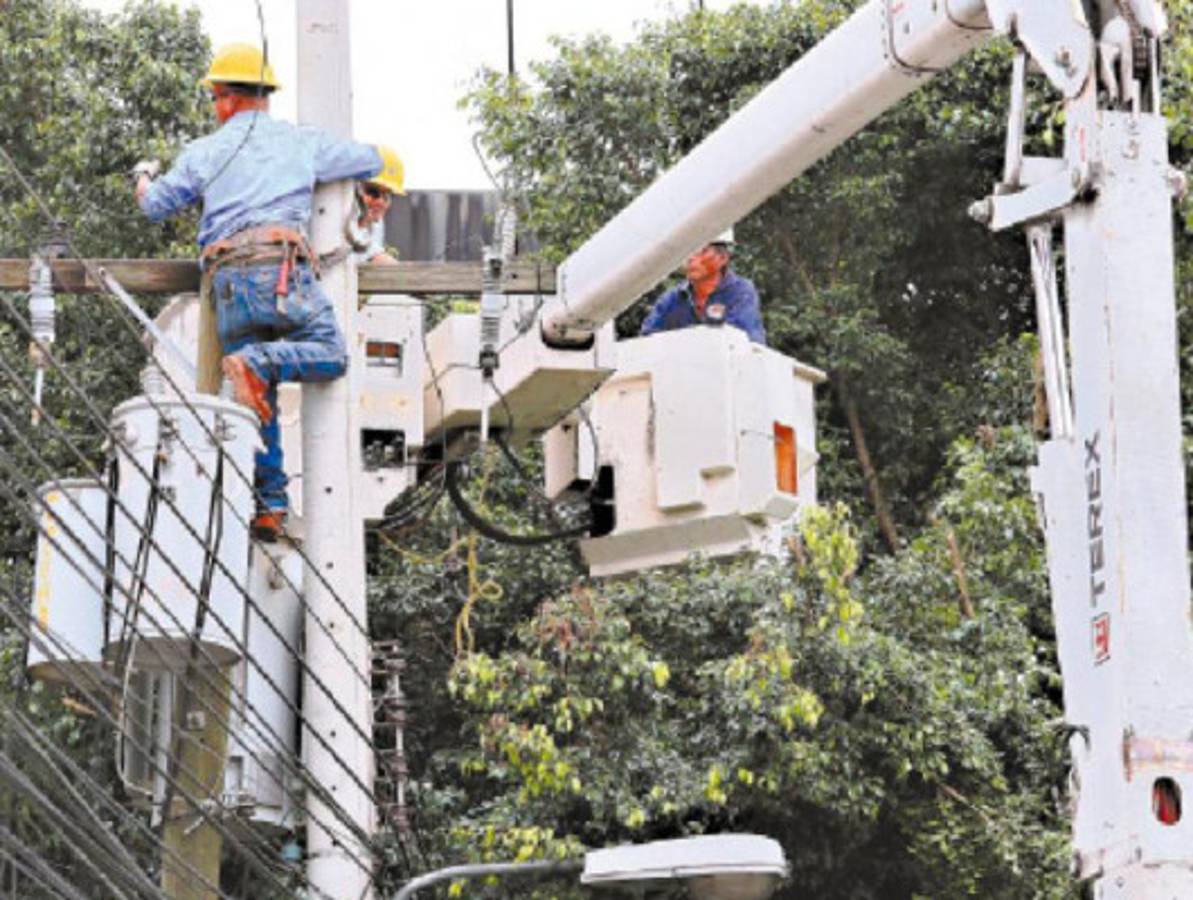 Tarifas de ENEE al alza por cotización del bunker y dólar