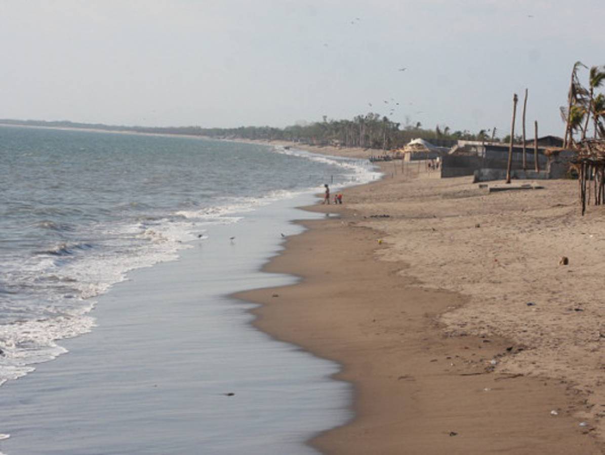 Honduras mantendrá vigilancia pese a suspensión de alerta por tsunami