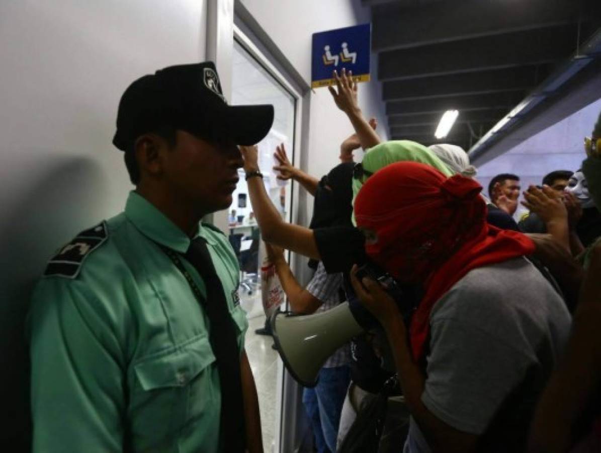 UNAH y estudiantes dialogaron sin llegar a solución de la crisis