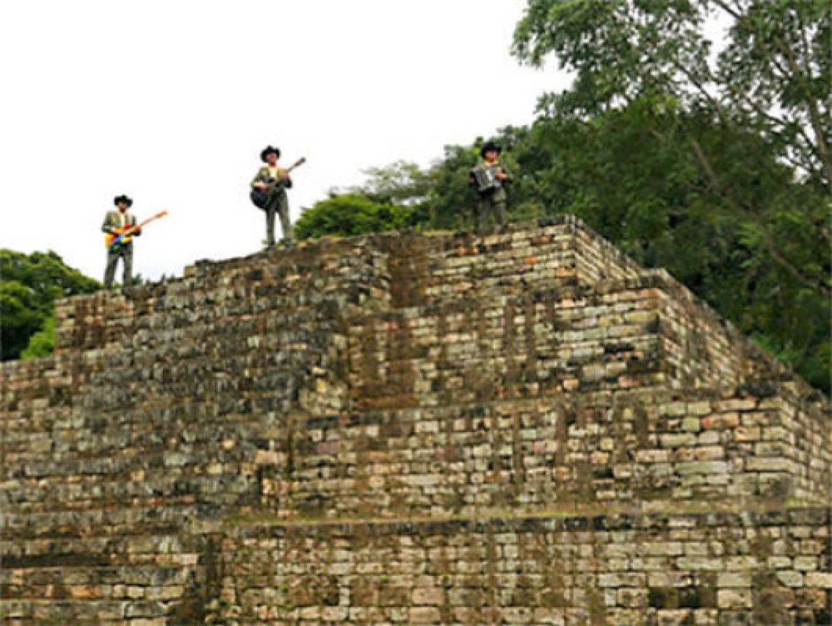 Los Tucanes de Tijuana promocionan videoclip grabado en Honduras