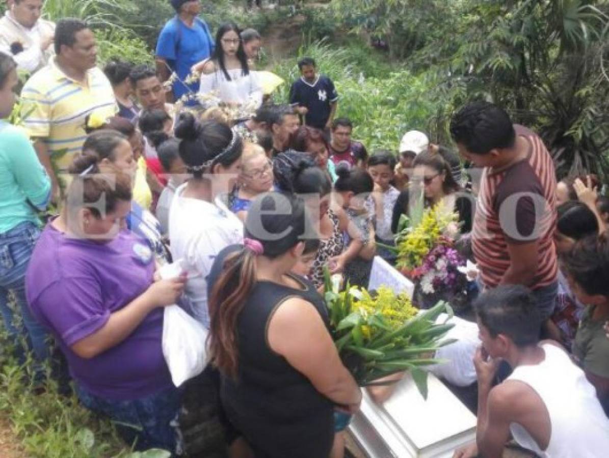 Consternación en entierro de niña que murió asfixiada en El Carrizal