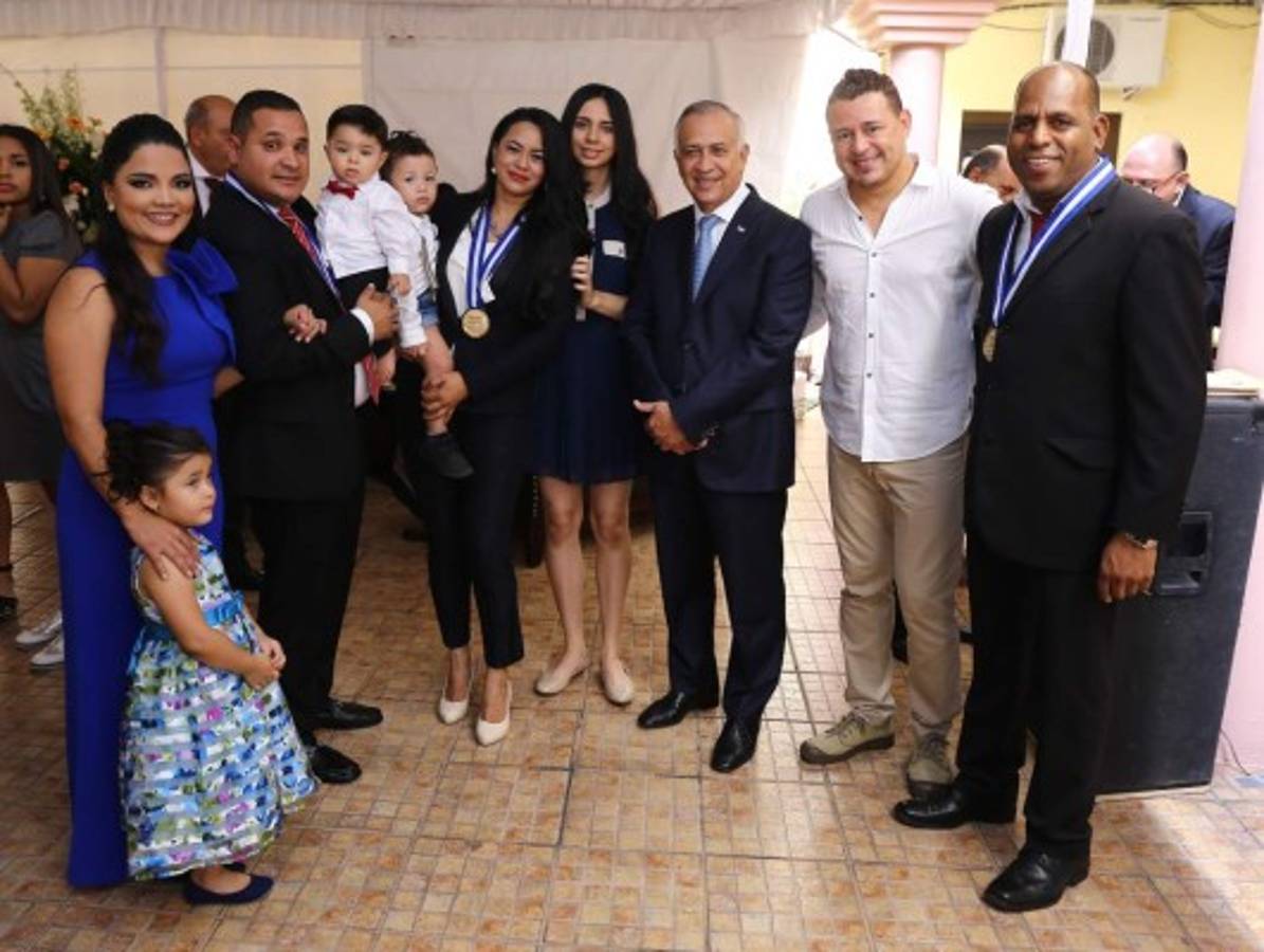 Vino de honor por periodistas galardonados en los Premios Parlamentarios 20