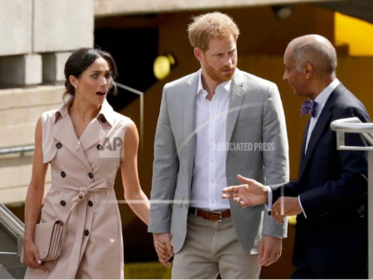Harry y Meghan visitan exposición sobre Nelson Mandela