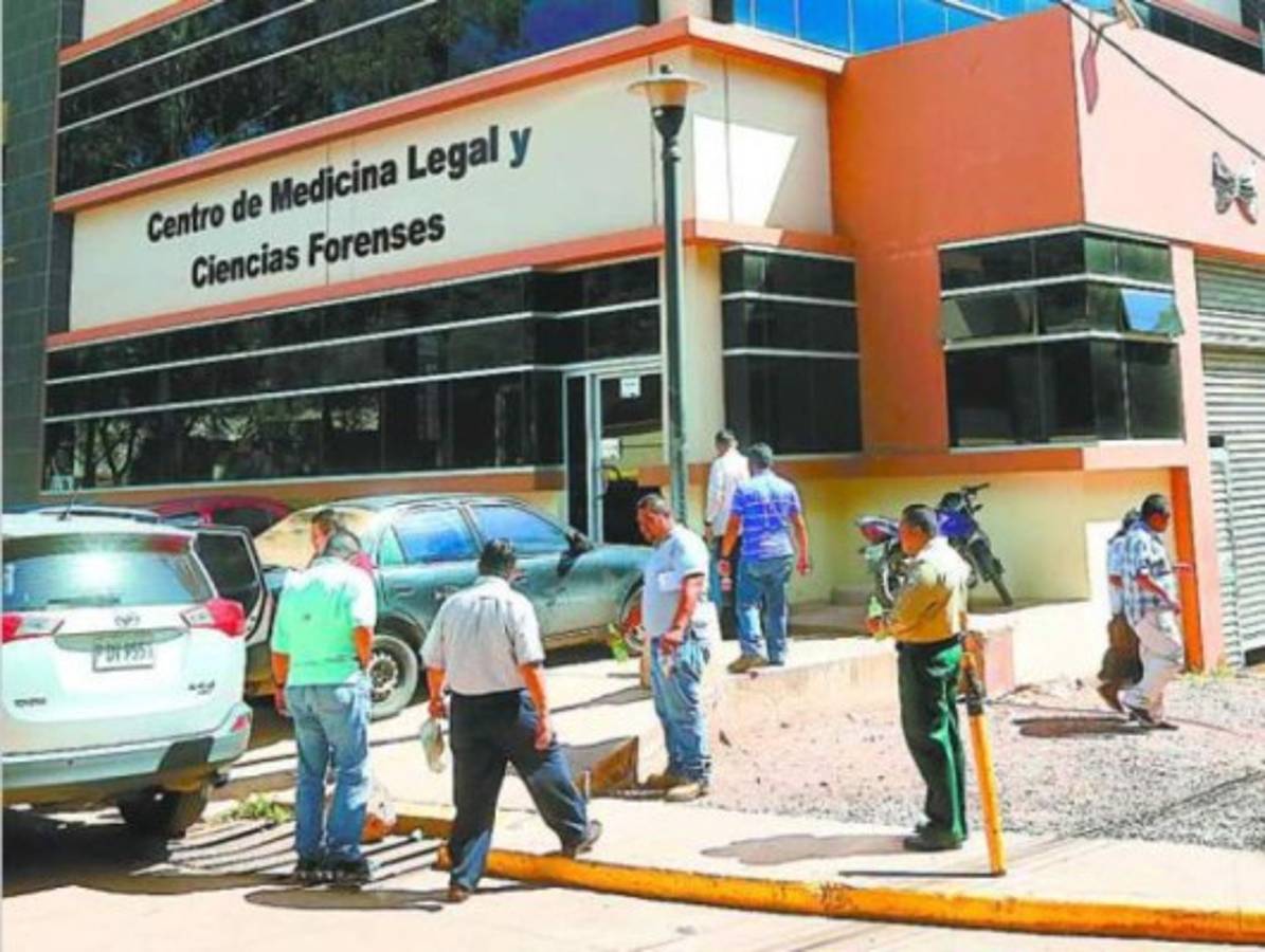 Ingresan cuatro cadáveres a la morgue de la capital