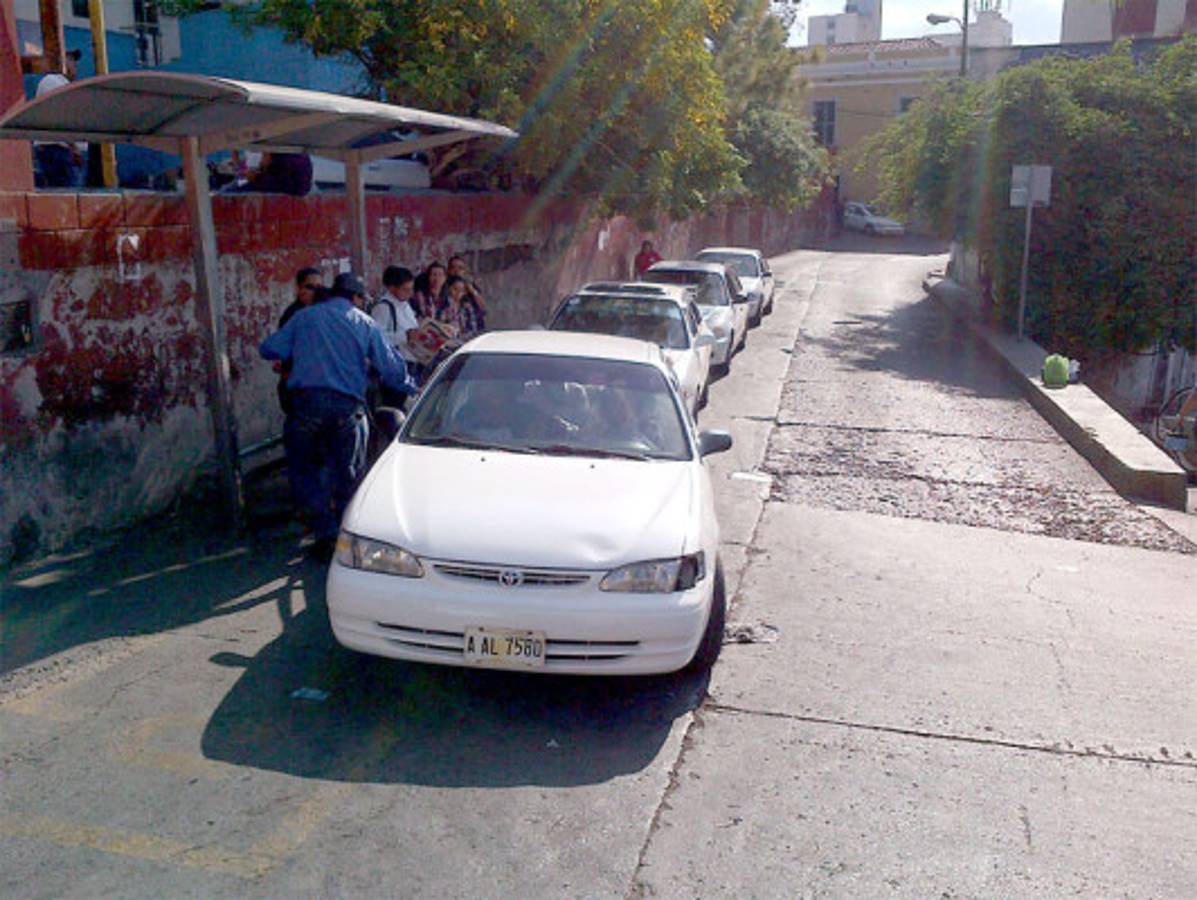 En peligro de extinción puntos de taxis en la capital
