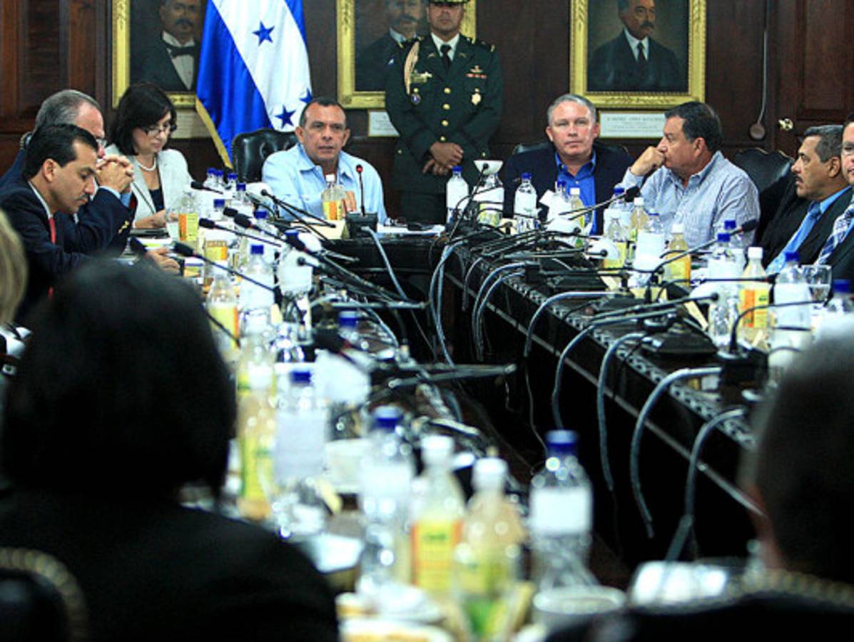 Lobo denuncia campaña internacional