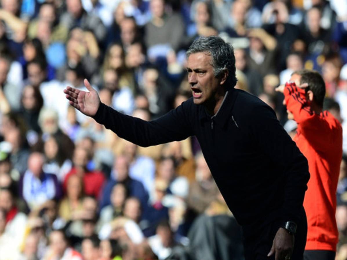 Real Madrid derrota 2-1 al líder Barcelona en el Clásico español