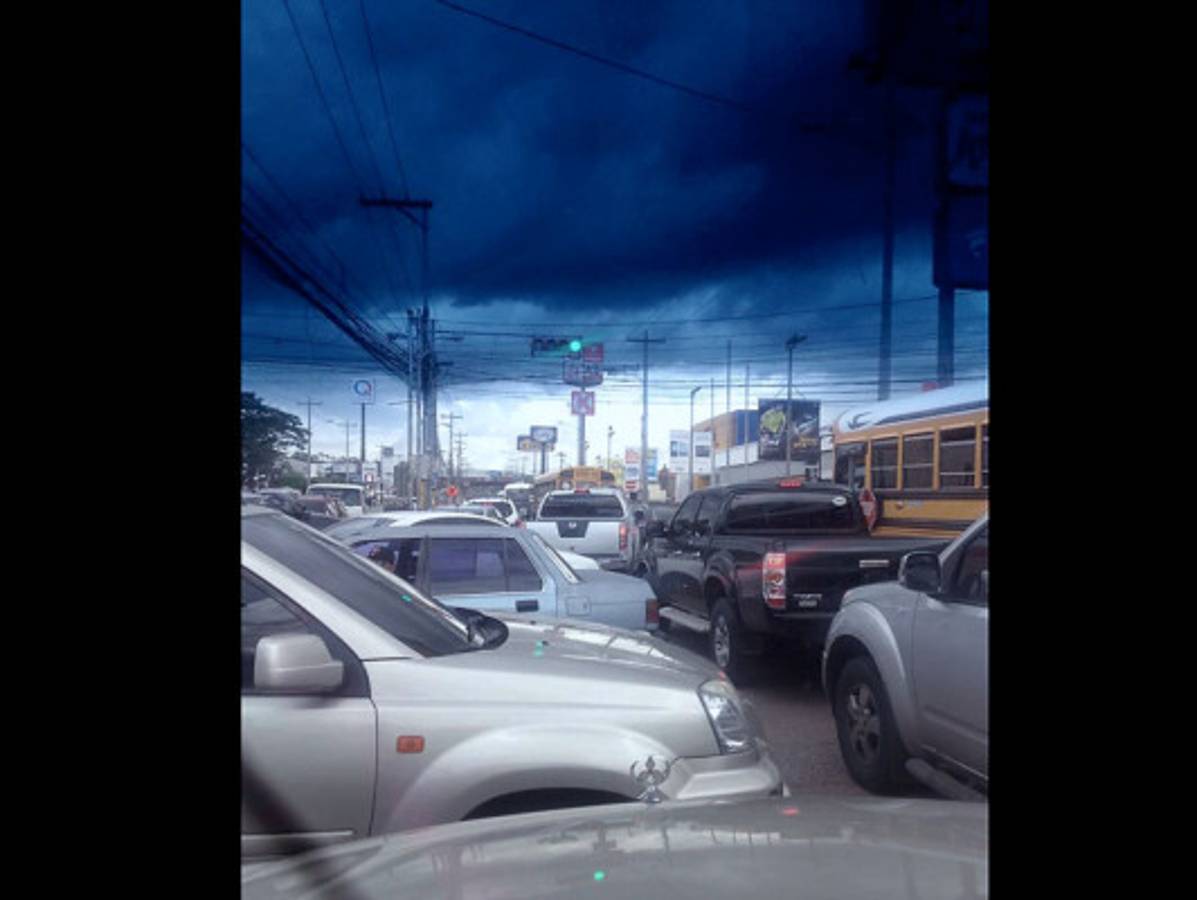 Vaguada deja fuertes lluvias en Honduras