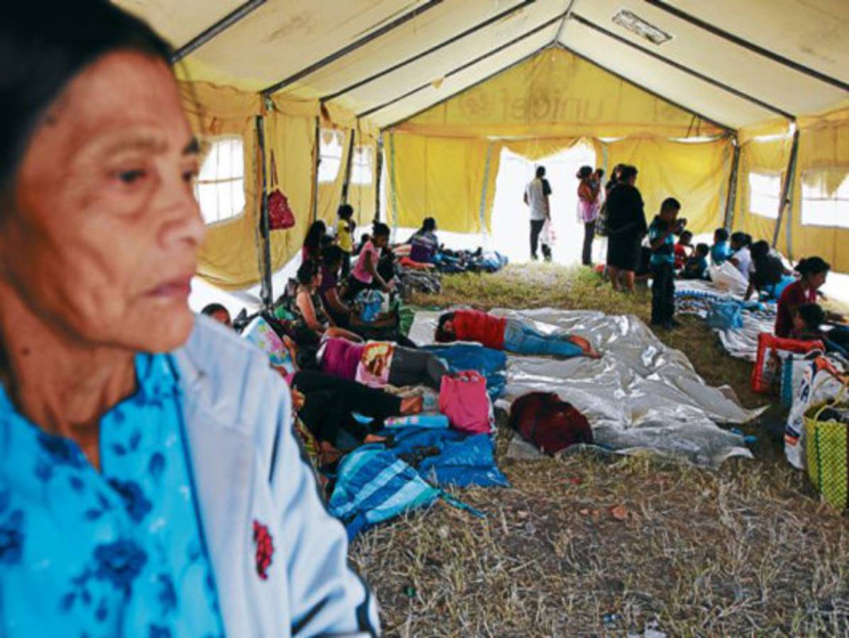 Más peregrinos acampan a horas de la gran fiesta