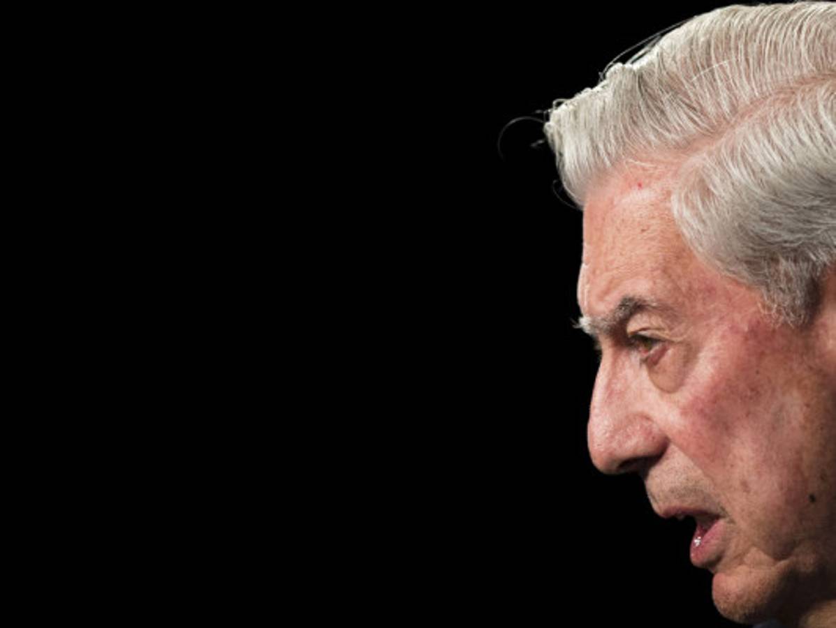Vargas Llosa: A. Latina no debe acoger a Snowden
