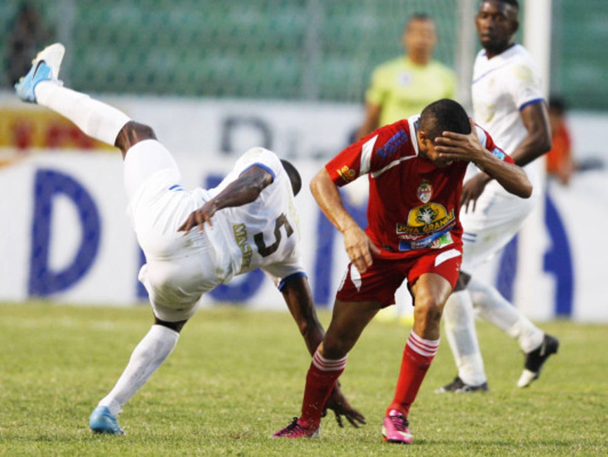 FOTOS: Rambo termina ante Olimpia con el rostro ensangrentado