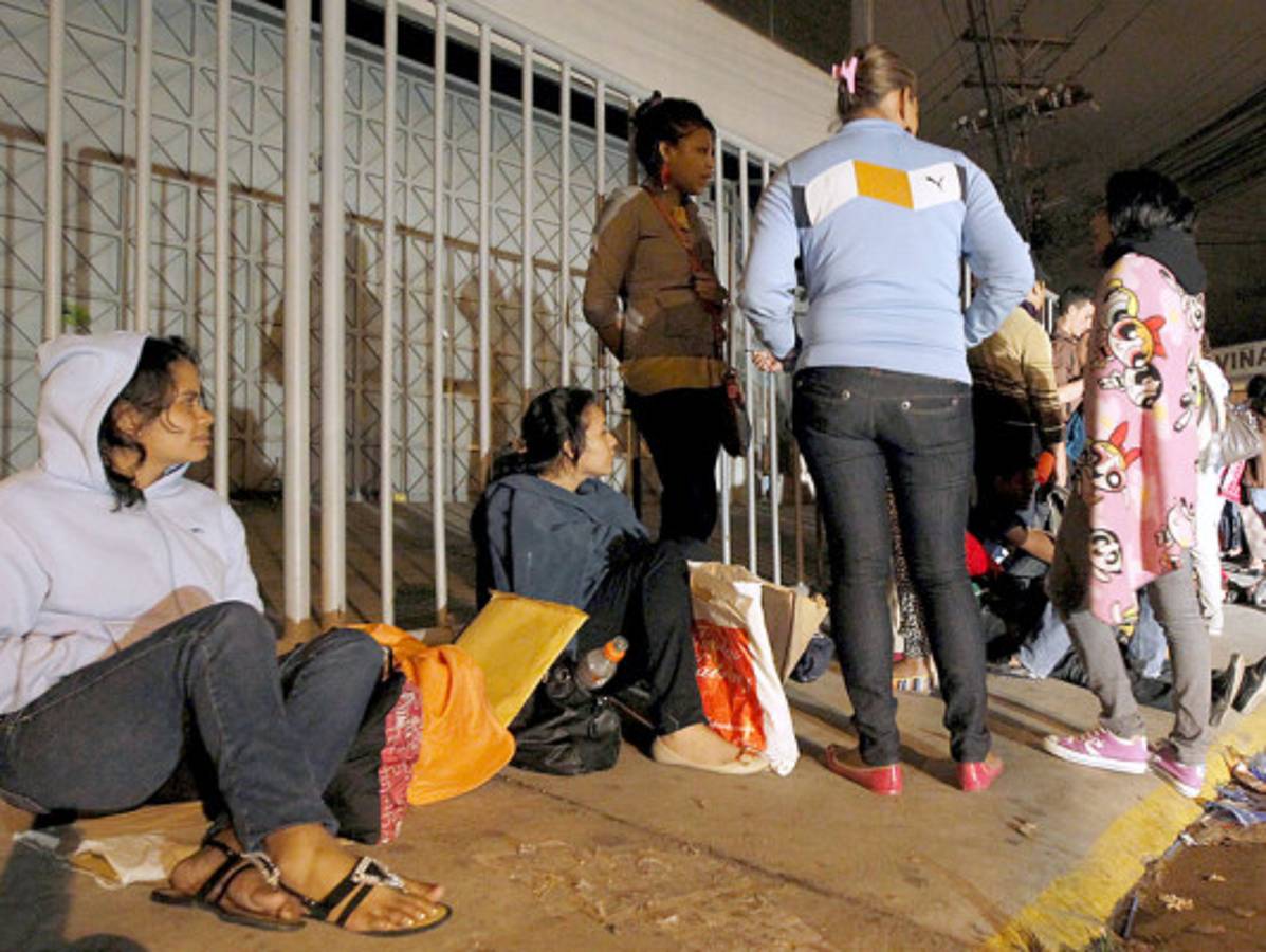 La odisea de hacer un trámite en el Escalafón