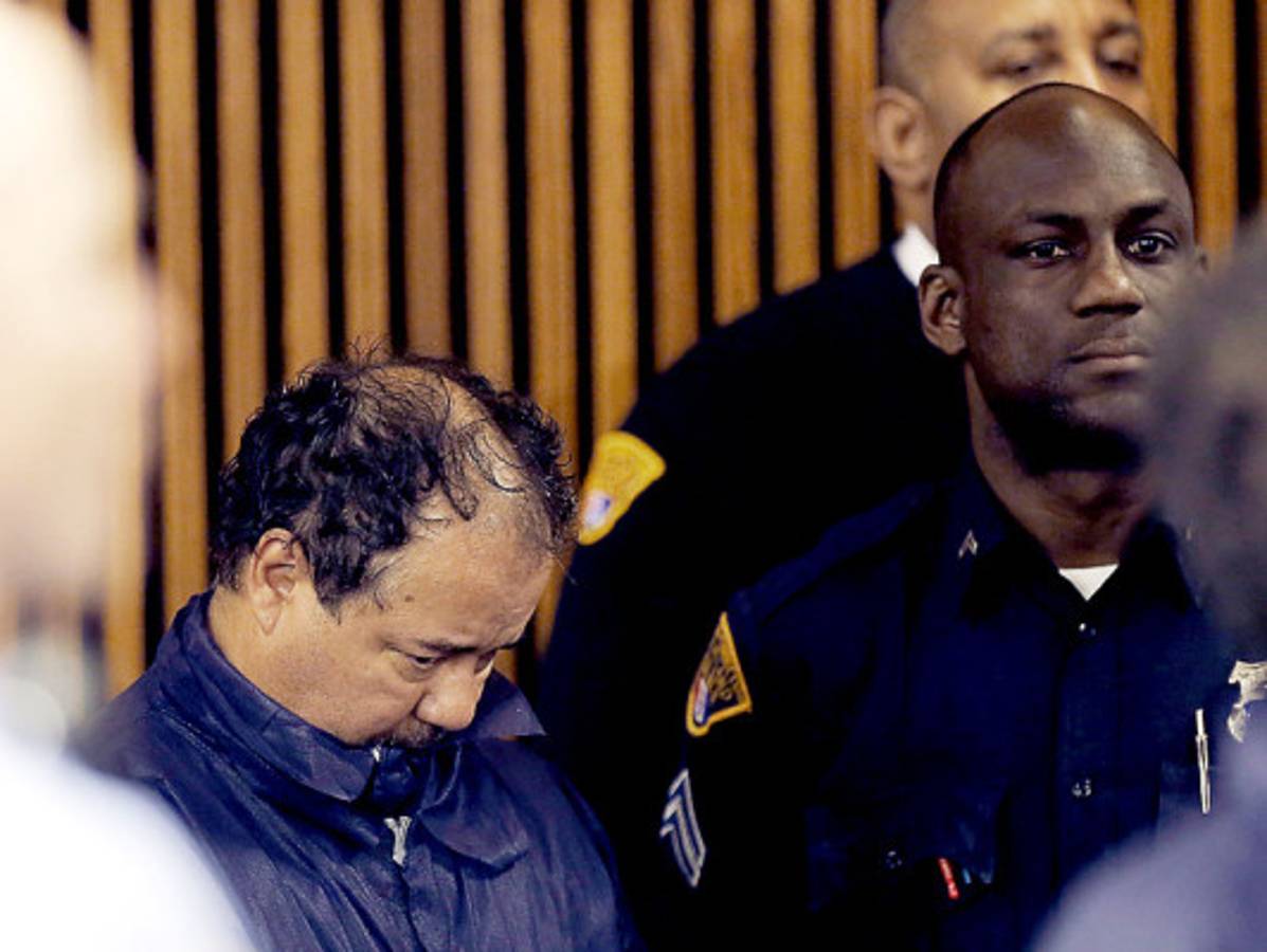 Comparece acusado de secuestrar a 3 mujeres en Cleveland