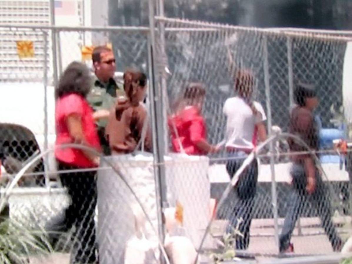 Línea para reportar a los niños inmigrantes hondureños no funciona