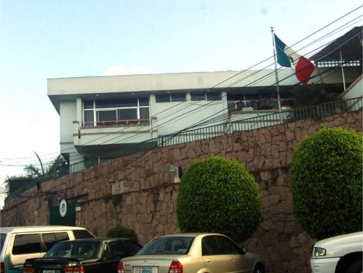 México ofrece becas a hondureños