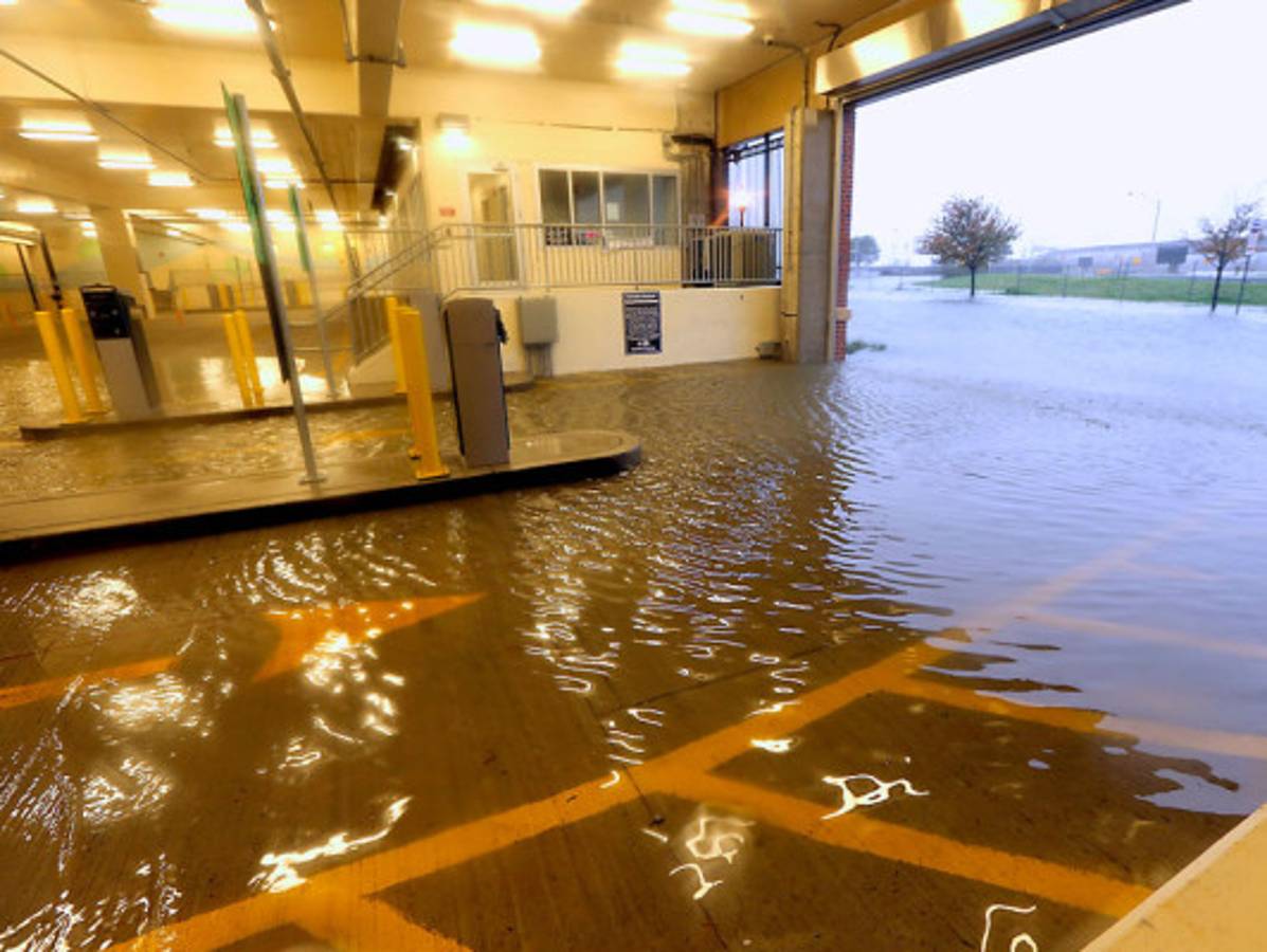 Sandy se fortalece en trayectoria hacia costa de EE UU