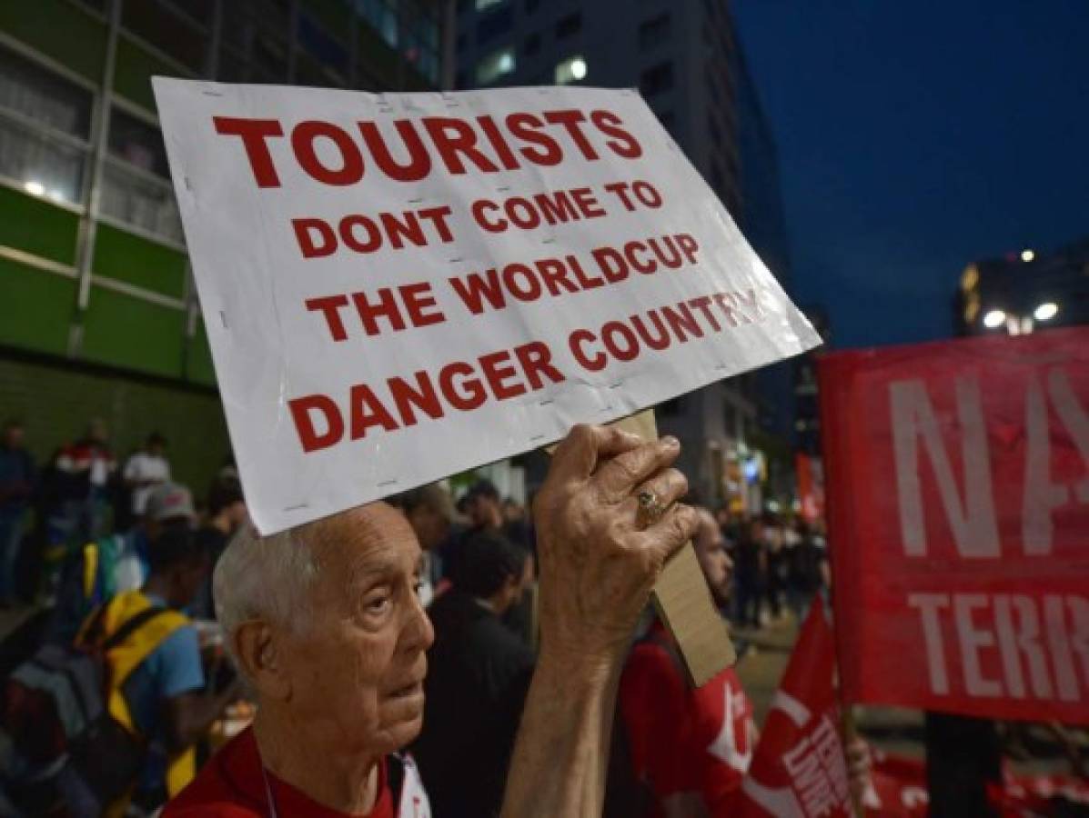 Protestas y huelgas agitan a Brasil a las puertas del Mundial